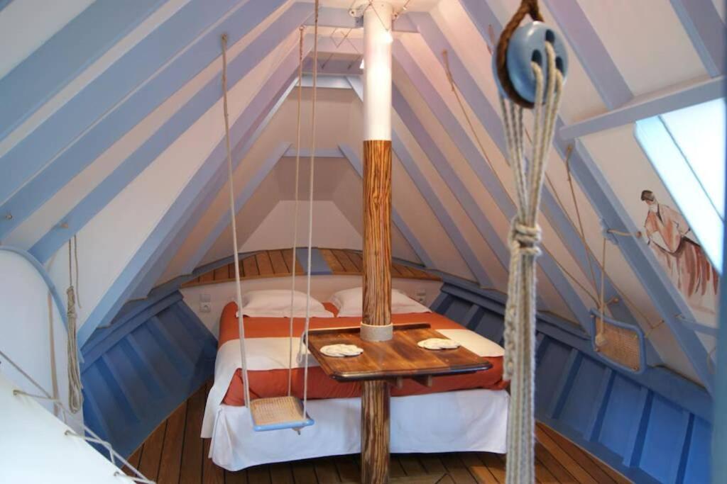 Unique et insolite, Chambre privée - La Caloge de Kastell Dinn Crozon Extérieur photo