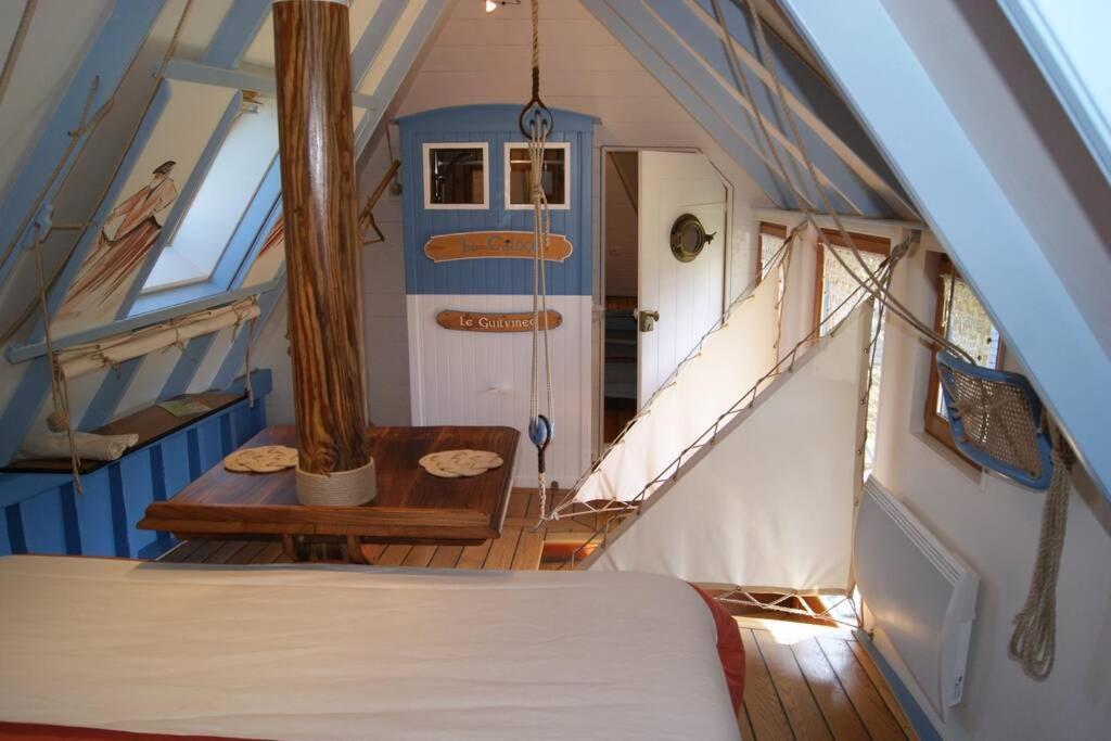Unique et insolite, Chambre privée - La Caloge de Kastell Dinn Crozon Extérieur photo
